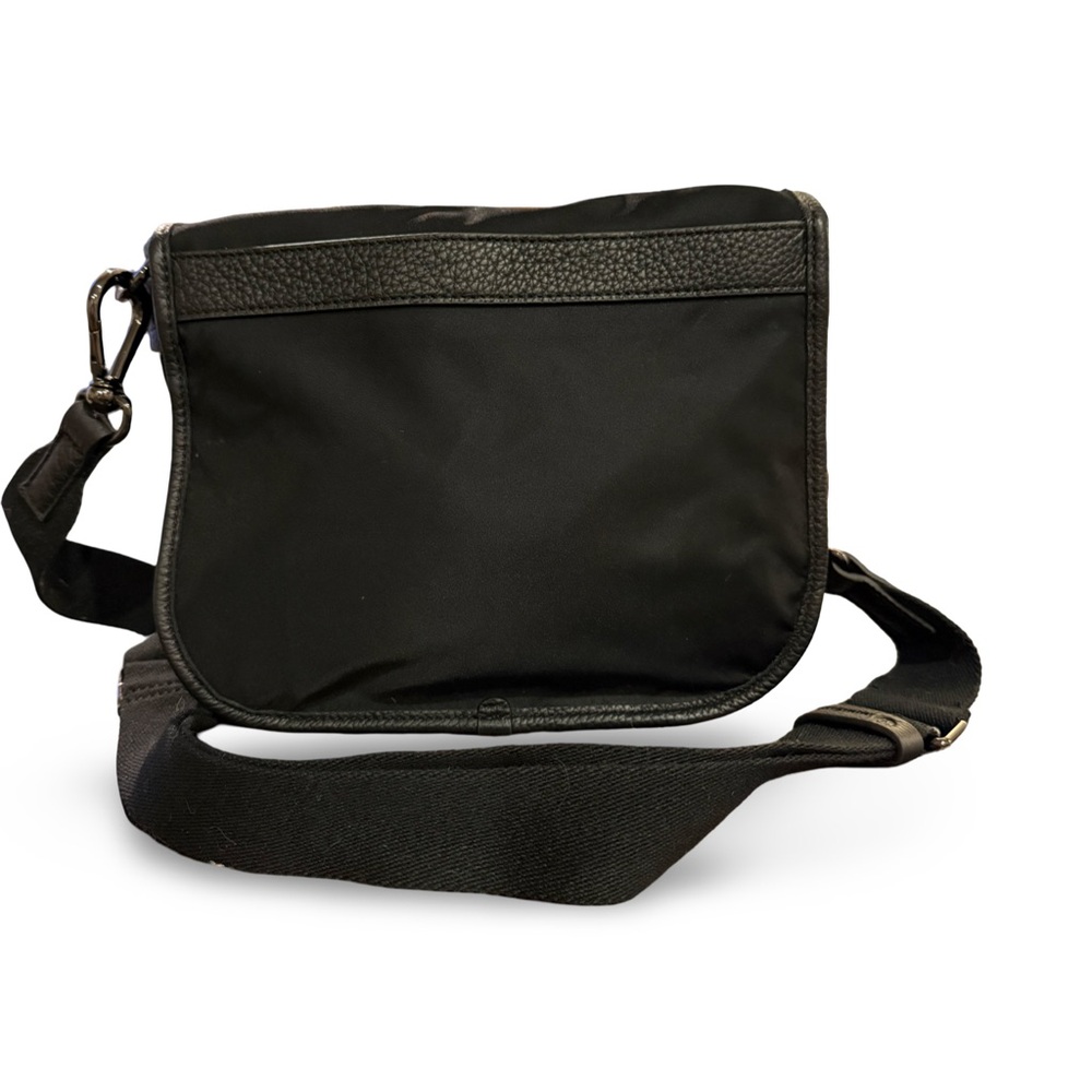 Lululemon Now & Always Crossbody Bag 5L Black Nylon Leather Trim - Picture 2 of 9